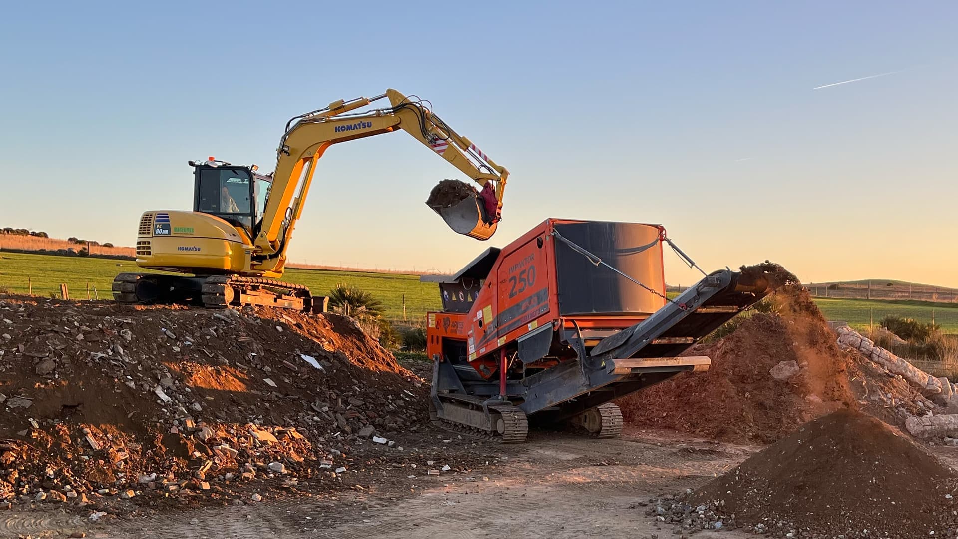 Excavadora Komatsu PC80MR de Masegosa
